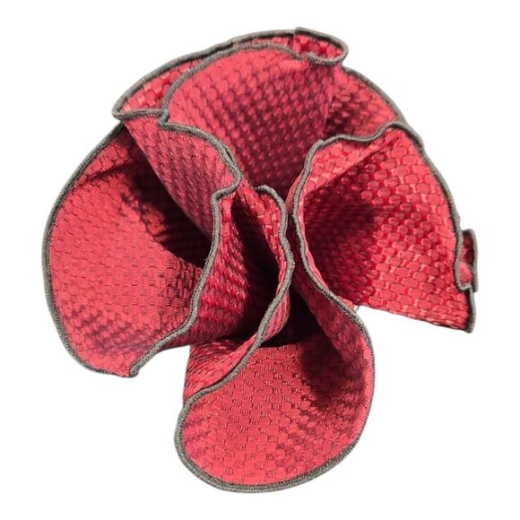 MEN'S ROUND BURGUNDY PATTERN HANKY POCKET SQUARE WITH BLACK PIPING. - Picture 2 of 3